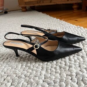 Saks Fifth Avenue Slimgback Heels Size 10